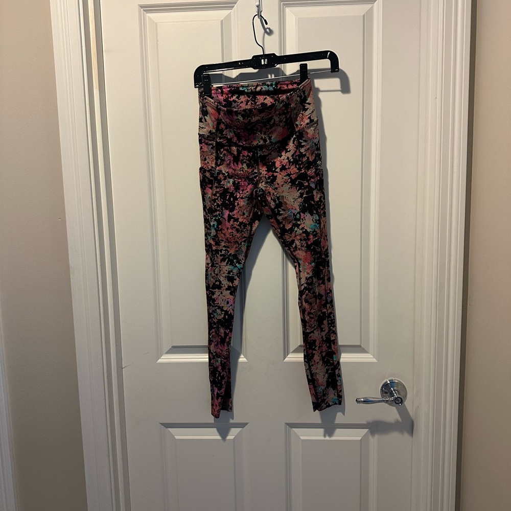 Lululemon Fast and Free High Rise Tight 25” Stencil Blossom Red Multi Size 6